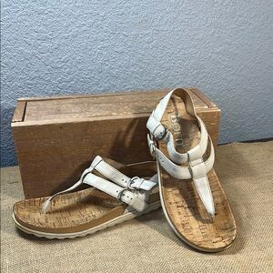 Born Cream Leather Sandals with Cork Footbed